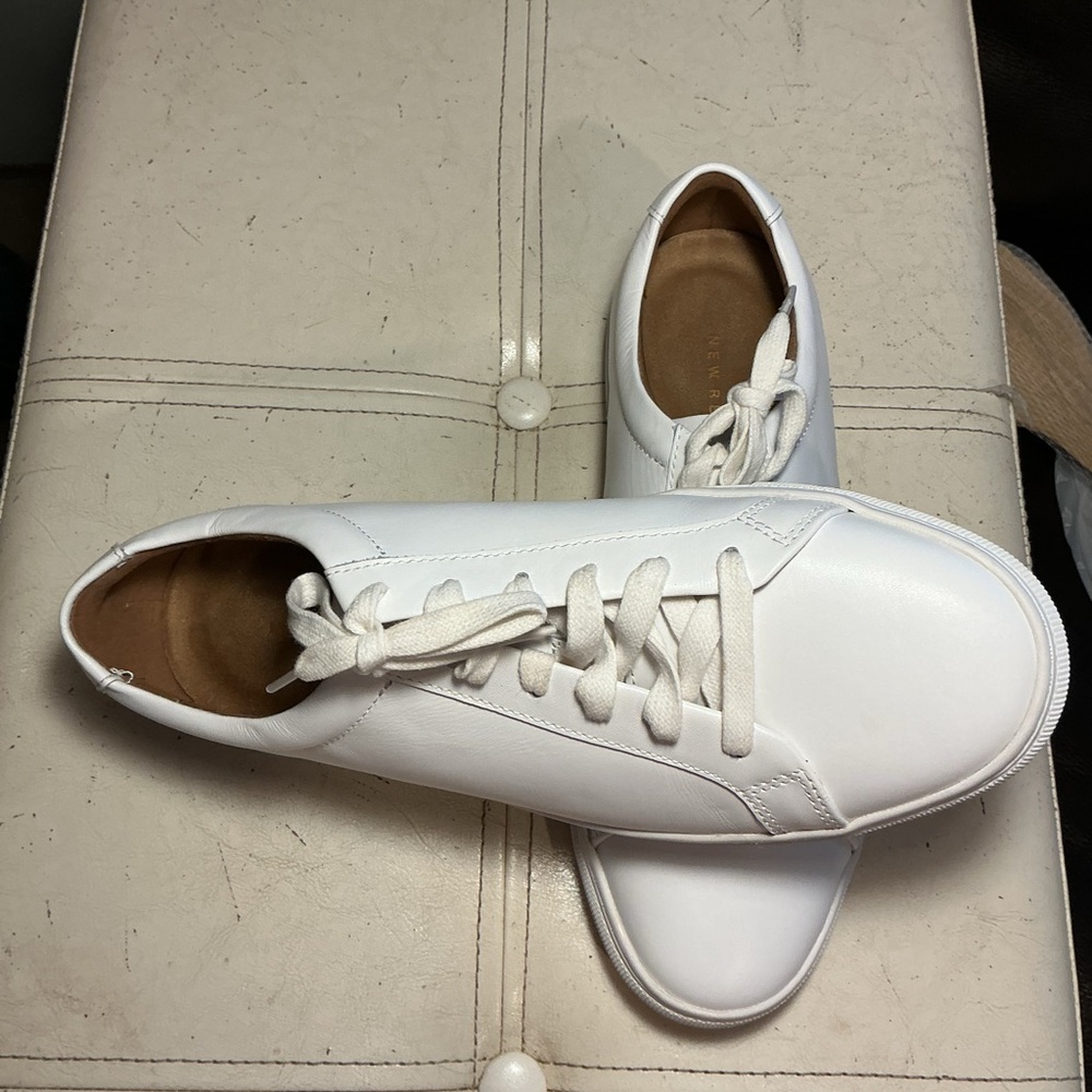 Men's White Leather Low-Top Sneakers - Picture 2 of 8